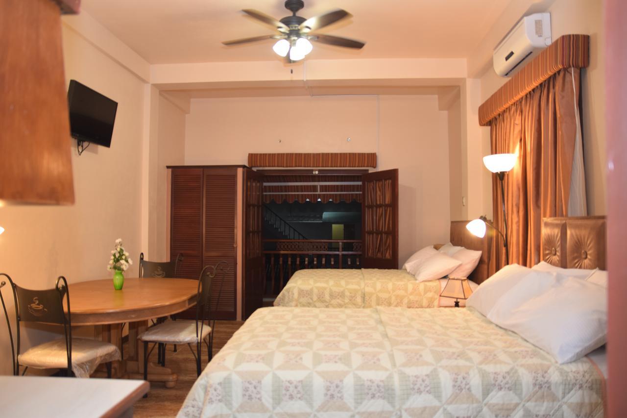 Windjammer International Cuisine & Comfort Inn Georgetown Exteriör bild
