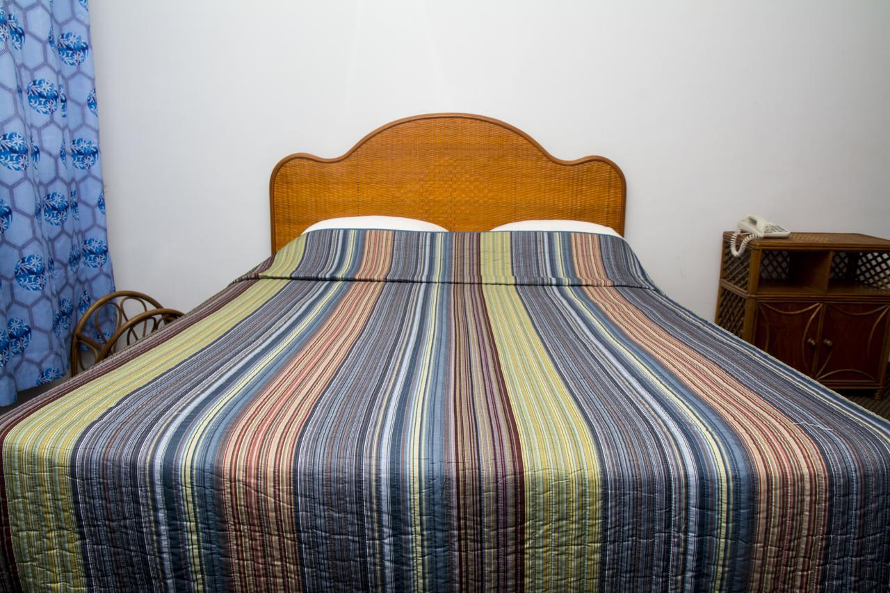 Windjammer International Cuisine & Comfort Inn Georgetown Exteriör bild