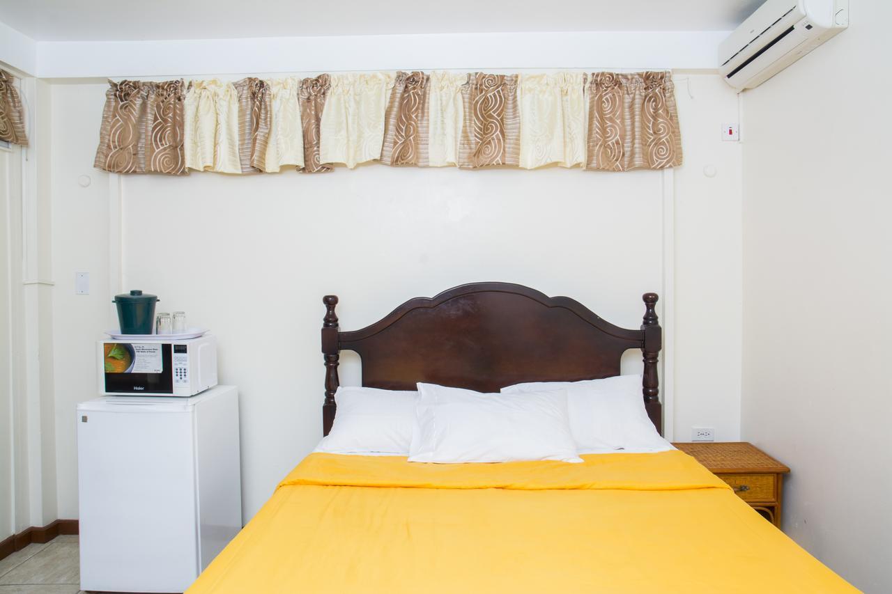 Windjammer International Cuisine & Comfort Inn Georgetown Exteriör bild