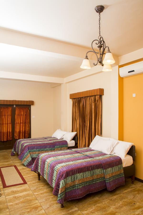 Windjammer International Cuisine & Comfort Inn Georgetown Exteriör bild