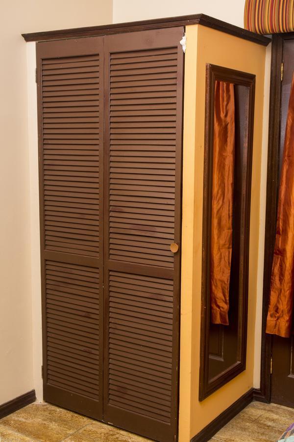 Windjammer International Cuisine & Comfort Inn Georgetown Exteriör bild